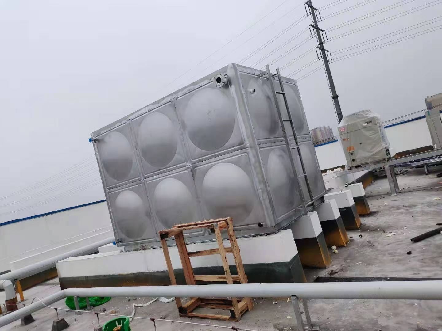 水箱.jpg 水箱.jpg